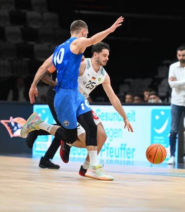 05 11 2021 Basketball Season 2021 2022 2 Bundesliga Pro A 08 Matchday Nürnberg Falcons Basketball Club NBC PS Karlsruhe Lions AlSch Tim Köpple Koepple 25, Nürnberg Falcons BC NBC Ferdinand Zylka 10, Karlsruhe Lions