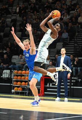 05 11 2021 Basketball Season 2021 2022 2 Bundesliga Pro A 08 Matchday Nürnberg Falcons Basketball Club NBC PS Karlsruhe Lions AlSch Antonio Lee A J AJ Davis Jr 3, Nürnberg Falcons BC NBC Emil Marshall 20, Karlsruhe Lions