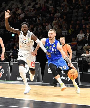 05 11 2021 Basketball Season 2021 2022 2 Bundesliga Pro A 08 Matchday Nürnberg Falcons Basketball Club NBC PS Karlsruhe Lions AlSch Roland L Amour Nyama 24, Nürnberg Falcons BC NBC Ferdinand Zylka 10, Karlsruhe Lions