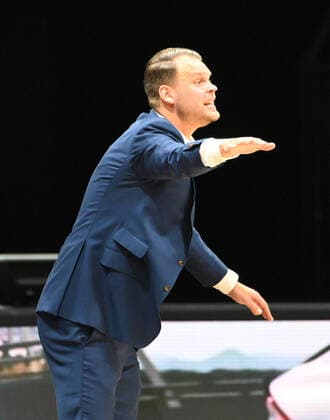 05 11 2021 Basketball Season 2021 2022 2 Bundesliga Pro A 08 Matchday Nürnberg Falcons Basketball Club NBC PS Karlsruhe Lions AlSch Vytautas Buzas Trainer Headcoach Nürnberg Falcons BC NBC indicates gestures directs gives instructions