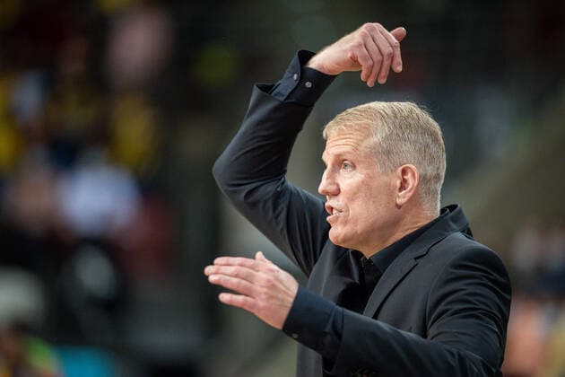 John Patrick MHP Riesen Ludwigsburg, Head Coach , GER, MHP Riesen Ludwigsburg vs Niners Chemnitz 99, Basketball, Bundesliga, easycredit, 7 Spieltag, Spielzeit 2021 2022, 05 11 2021, GER, MHP Riesen Ludwigsburg vs Niners Chemnitz 99, Basketball, Bundesliga, easycredit, 7 Spieltag, Spielzeit 2021 2022, 05 11 2021 Ludwigsburg Copyright: xEibner-Pressefoto SaschaxWaltherx EP_EER