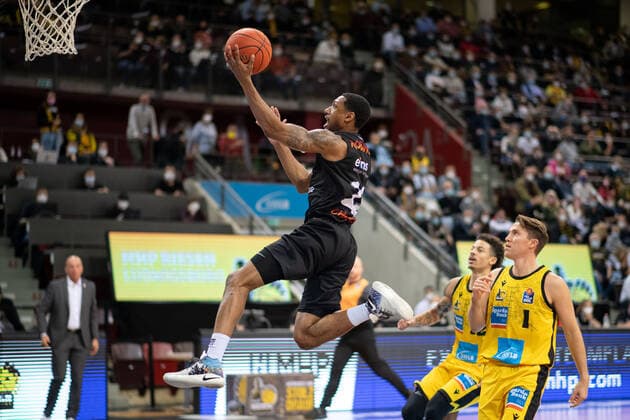 Gerald Robinson Niners Chemnitz at the basket, GER, MHP Riesen Ludwigsburg vs Niners Chemnitz, 05 11 2021, 7 Spieltag easycredit Basketball Bundesliga, Spielzeit 2021 2022 GER, MHP Riesen Ludwigsburg vs Niners Chemnitz, 05 11 2021, 7 Spieltag easycredit Basketball Bundesliga, Spielzeit 2021 2022 Ludwigsburg Copyright: xEibner MichaelxMemmlerx EP_MMR