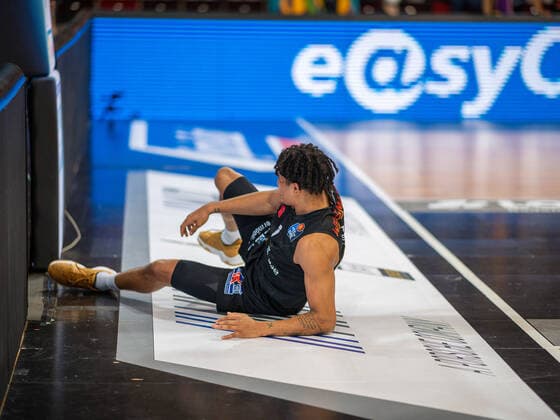 Nelson Weidemann Niners Chemnitz, 00 , injured, GER, MHP Riesen Ludwigsburg vs Niners Chemnitz 99, Basketball, Bundesliga, easycredit, 7 Spieltag, Spielzeit 2021 2022, 05 11 2021, GER, MHP Riesen Ludwigsburg vs Niners Chemnitz 99, Basketball, Bundesliga, easycredit, 7 Spieltag, Spielzeit 2021 2022, 05 11 2021 Ludwigsburg Copyright: xEibner-Pressefoto SaschaxWaltherx EP_EER