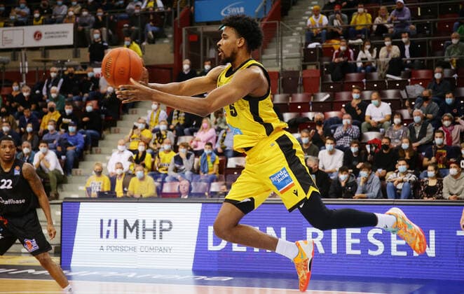 Ludwigsburg , Basketball easycredit BBL Bundesliga MHP Riesen Ludwigsburg vs NINERS Chemnitz , Justin Simon Riesen