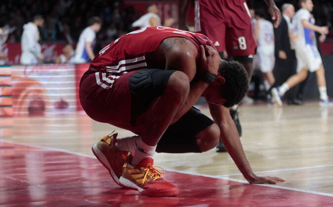 05 11 2021, FC Bayern Basketball vs Real Madrid Basket, Audi Dome Muenchen, Basketball, in picture Daran Hilliard FCB Basketball injured