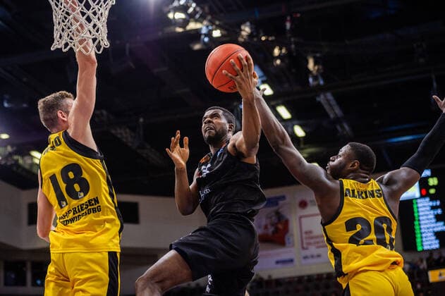Frantz Massenat NINERS Chemnitz 15 Jonas Wohlfarth Bottermann MHP RIESEN Ludwigsburg 18 Rawle Alkins MHP RIESEN Ludwigsburg 20 at the BBL match MHP Riesen Ludwigsburg NINERS Chemnitz on 05 11 2021 in Ludwigsburg MHPArena Germany Ludwigsburg 05 11 21 Basketball , 05 11 2021, Ludwigsburg Germany xpxsdx