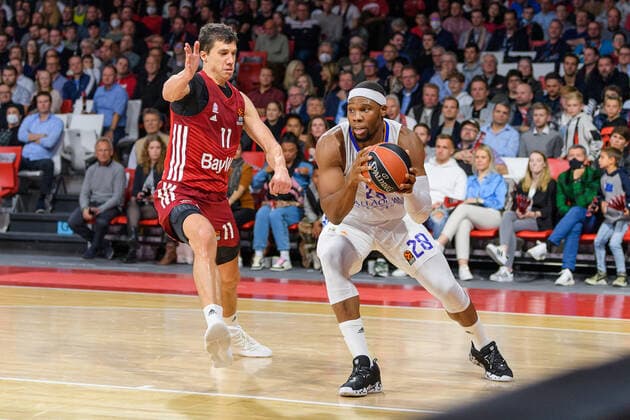 Vladimir Lucic FC Bayern Muenchen Basketball, 11 vs Guerschon Yabusele Real Madrid, 28 FC Bayern Muenchen vs Real Madrid, Basketball, Euroleague, Matchday 8, Season 2021 2022, 05 11 2021 FC Bayern Muenchen vs Real Madrid, Basketball, Euroleague, Matchday 8, Season 2021 2022, 05 11 2021 Munich. Copyright: xEibnerxPressefoto HeikexFeinerx EP_HFR