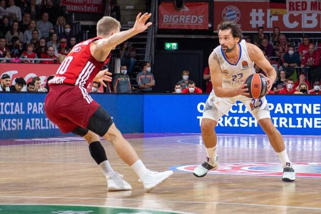 Ognjen Jaramaz 10 FC Bayern , Sergio Llull 23 Real Madrid , FC Bayern Basketball vs Real Madrid, Euroleague, 05 11 2021 Muenchen Bayern Germany Copyright: xkolbert-press UlrichxGamelx