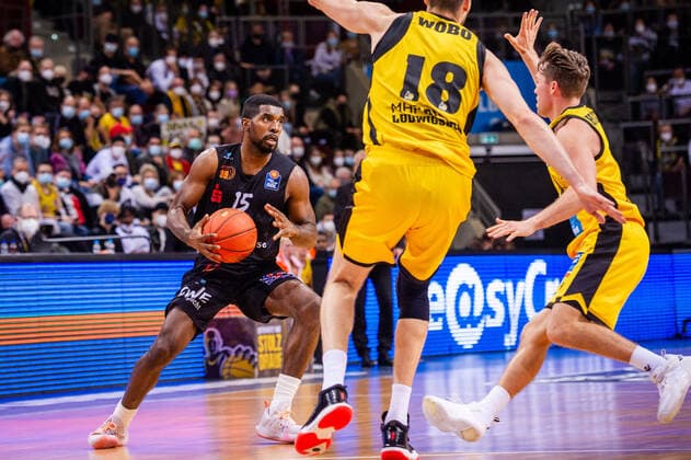 Frantz Massenat NINERS Chemnitz 15 Jonas Wohlfarth Bottermann MHP RIESEN Ludwigsburg 18 Jordan Hulls MHP RIESEN Ludwigsburg 1 during the BBL match MHP Riesen Ludwigsburg NINERS Chemnitz on 05 11 2021 in Ludwigsburg MHPArena Germany Ludwigsburg 05 11 21 Basketball , 05 11 2021, Ludwigsburg Germany xpxsdx