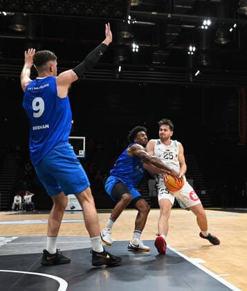 05 11 2021 Basketball Season 2021 2022 2 Bundesliga Pro A 08 Matchday Nürnberg Falcons Basketball Club NBC PS Karlsruhe Lions AlSch Stanley Mace Whittaker Jr 11, Karlsruhe Lions Tim Köpple Koepple 25, Nürnberg Falcons BC NBC