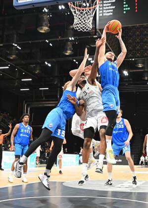 05 11 2021 Basketball Season 2021 2022 2 Bundesliga Pro A 08 Game Day Nuremberg Falcons Basketball Club NBC PS Karlsruhe Lions AlSch Stanley Mace Whittaker Jr 11, Karlsruhe Lions Antonio Lee A J AJ Davis Jr 3, Nuremberg Falcons BC NBC Leo Anthony Behrend 15, Karlsruhe Lions.