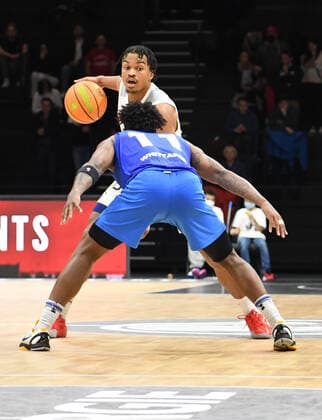 05 11 2021 Basketball Season 2021 2022 2 Bundesliga Pro A 08 Game Day Nuremberg Falcons Basketball Club NBC PS Karlsruhe Lions AlSch Evan Derek Taylor 10, Nuremberg Falcons BC NBC Stanley Mace Whittaker Jr 11, Karlsruhe Lions
