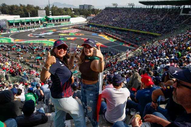 Fans, F1 Grand Prix of Mexico at Autodromo Hermanos Rodriguez on November 5, 2021 in Mexico City, Mexico Photo by HOCH ZWEI Mexico City Mexico