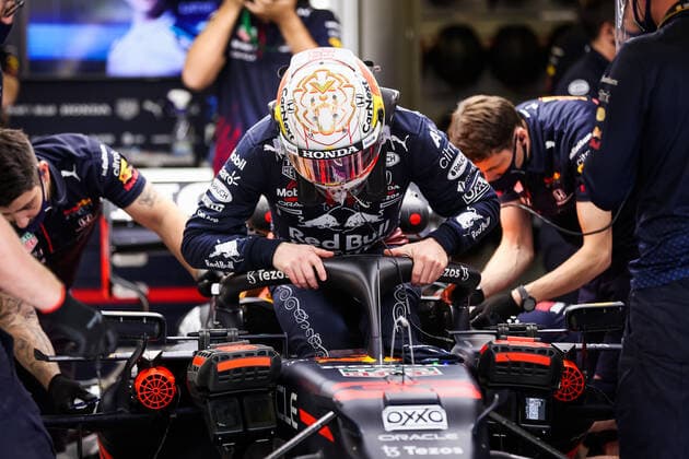VERSTAPPEN Max (ned), Red Bull Racing Honda RB16B, portrait during the Formula 1 Gran Premio De La Ciudad De Mexico 2021, Mexico City Grand Prix, 18th round of the 2021 FIA Formula One World Championship, WM, Weltmeisterschaft from November 5 to 7, 2021 on the Autodromo Hermanos Rodriguez, in Mexico City, Mexico - F1 - MEXICO CITY GRAND PRIX 2021 DPPI Panoramic  00121037_AV6_9899
