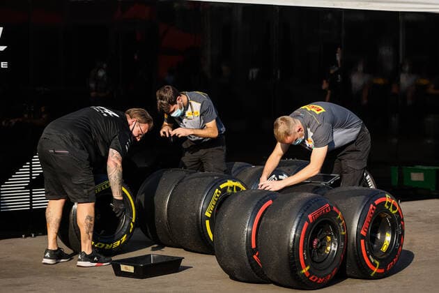 Pirelli tyre, pneu, during the Formula 1 Gran Premio De La Ciudad De Mexico 2021, Mexico City Grand Prix, 18th round of the 2021 FIA Formula One World Championship, WM, Weltmeisterschaft from November 5 to 7, 2021 on the Autodromo Hermanos Rodriguez, in Mexico City, Mexico - F1 - MEXICO CITY GRAND PRIX 2021 DPPI Panoramic  00121037_AV6_0251