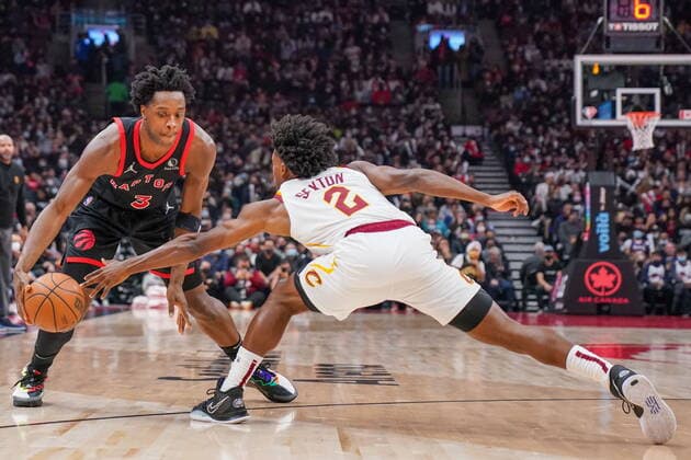 November 5, 2021, Toronto, ON, Canada: Toronto Raptors forward OG Anunoby (3) is defended by Cleveland Cavaliers guard Collin Sexton (2) during first half NBA, Basketball Herren, USA action in Toronto on Friday, November 5, 2021. Canada News - November 5, 2021  - ZUMAc35_ 20211105_zaf_c35_054 Copyright: xEvanxBuhlerx