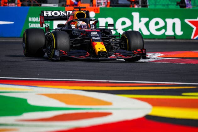33 VERSTAPPEN Max (nld), Red Bull Racing Honda RB16B, action during the Formula 1 Gran Premio De La Ciudad De Mexico 2021, Mexico City Grand Prix, 18th round of the 2021 FIA Formula One World Championship, WM, Weltmeisterschaft from November 5 to 7, 2021 on the Autodromo Hermanos Rodriguez, in Mexico City, Mexico - F1 - MEXICO CITY GRAND PRIX 2021 DPPI Panoramic  20211105_GOODEN_FGO00102