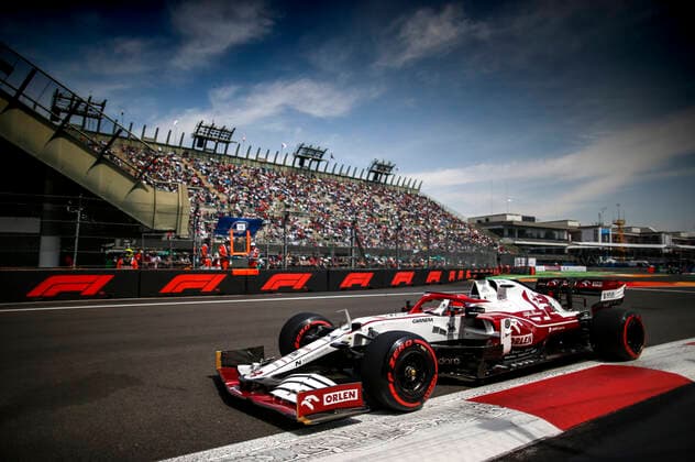 07 RAIKKONEN Kimi (fin), Alfa Romeo Racing ORLEN C41, action during the Formula 1 Gran Premio De La Ciudad De Mexico 2021, Mexico City Grand Prix, 18th round of the 2021 FIA Formula One World Championship, WM, Weltmeisterschaft from November 5 to 7, 2021 on the Autodromo Hermanos Rodriguez, in Mexico City, Mexico - F1 - MEXICO CITY GRAND PRIX 2021 DPPI Panoramic  F12021GP18MEX_JK206593