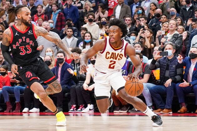 November 5, 2021, Toronto, ON, Canada: Cleveland Cavaliers guard Collin Sexton (2) drives to the basket as he is defended by Toronto Raptors guard Gary Trent Jr. (33) during second half NBA, Basketball Herren, USA action in Toronto on Friday, November 5, 2021. Canada News - November 5, 2021  - ZUMAc35_ 20211105_zaf_c35_098 Copyright: xEvanxBuhlerx
