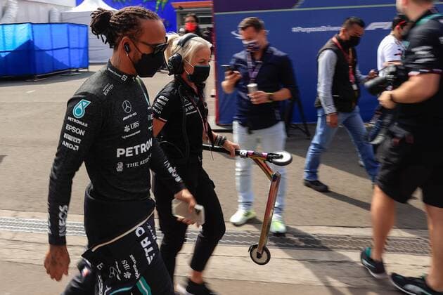 British driver Lewis Hamilton of Mercedes arrives at the third practice for the Formula One Grand Prix of Mexico, that takes place at the Hermanos Rodriguez Autodrome, in Mexico City, Mexico, 06 November 2021. Formula One Grand Prix of Mexico !ACHTUNG: NUR REDAKTIONELLE NUTZUNG!  Copyright: xCarlosxRamírezx AMDEP1907 20211106-8f3bcda0eea52d8059bb061c7b7ffcff958ecd84
