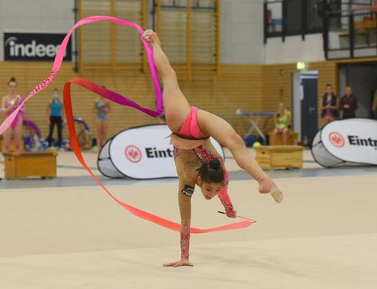 06 11 2021, xhbx, Sport Gymnastics RSG, German Gymnastics League RSG South Bundesliga emspor, v l Sofia Raffaeli TSV Bayer 04 Levrekusen DFL DFB REGULATES PROHIBIT ANY USE OF PHOTOGRAPHS as IMAGE SEQUENCES and or QUASI VIDEO Frankfurt