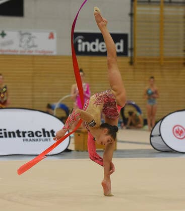 06 11 2021, xhbx, Sport Gymnastics RSG, German Gymnastics League RSG South Bundesliga emspor, v l Sofia Raffaeli TSV Bayer 04 Levrekusen DFL DFB REGULATES PROHIBIT ANY USE OF PHOTOGRAPHS as IMAGE SEQUENCES and or QUASI VIDEO Frankfurt