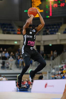 Marcus Thornton medi bayreuth, 3 at the throw during the BBL match of MLP Academics Heidelberg vs medi bayreuth basketball in the 1 Basketball Bundesliga on 06 11 2021 MLP Academics Heidelberg vs medi bayreuth basketball, Basketball, Easycredit BBL, 06 11 2021 Heidelberg Copyright: xEibner-Pressefotox xMichaelxBermelx