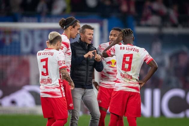 Fuï¬ball Leipzig 06 11 2021 Season 2021 2022 1 Bundesliga DFL RB Leipzig Borussia Dortmund BVB Jesse Alan March Leipzig, coach with his players Yussuf Poulsen Leipzig, No 09 Angelino Leipzig, No 03 Amadou Haidara Leipzig, No 08
