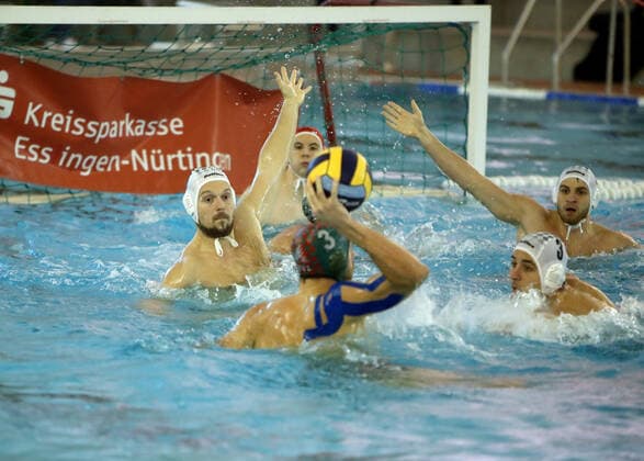 06 11 21 SSV Esslingen SG Neukölln Germany, Esslingen, 06 11 2021, water polo, Bundesliga, SSV Esslingen SG Neukölln Marvin Thran SSV Esslingen