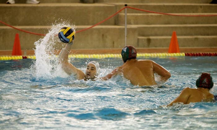 06 11 21 SSV Esslingen SG Neukölln Germany, Esslingen, 06 11 2021, water polo, Bundesliga, SSV Esslingen SG Neukölln v l Moritz Ostmann SG Neukölln , Valentin Finkes SSV Esslingen