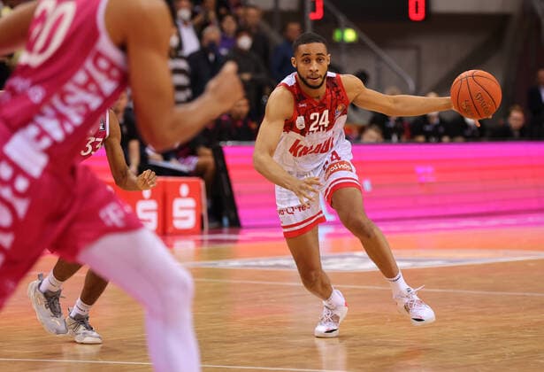 Bonn, Germany, 06 11 2021, Telekom Dome, Basketball, BBL, Telekom Baskets Bonn vs S Oliver Wuerzburg Cameron Hunt Wuerzburg