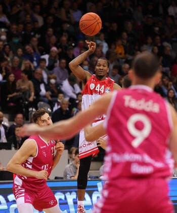 Bonn, Germany, 06 11 2021, Telekom Dome, Basketball, BBL, Telekom Baskets Bonn vs S Oliver Wuerzburg William Buford Wuerzburg