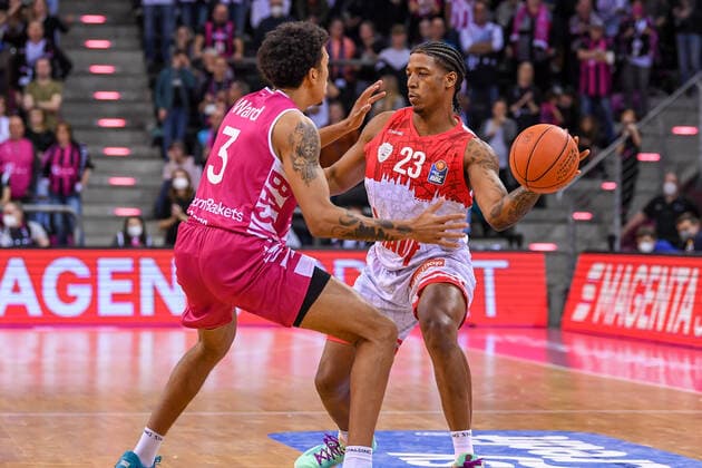 easyCredit BBL, Telekom Baskets Bonn vs s Oliver Würzburg, 06 11 2021 Desi Rodriguez s Oliver Würzburg, 23 , Tyson Ward Telekom Baskets Bonn, 3 , easyCredit BBL, Telekom Baskets Bonn vs s Oliver Würzburg on 06 11 2021 at Telekom Dome Bonn, Bonn Nordrhein Westfalen Copyright: xBEAUTIFULxSPORTS Mueller-Laschetx