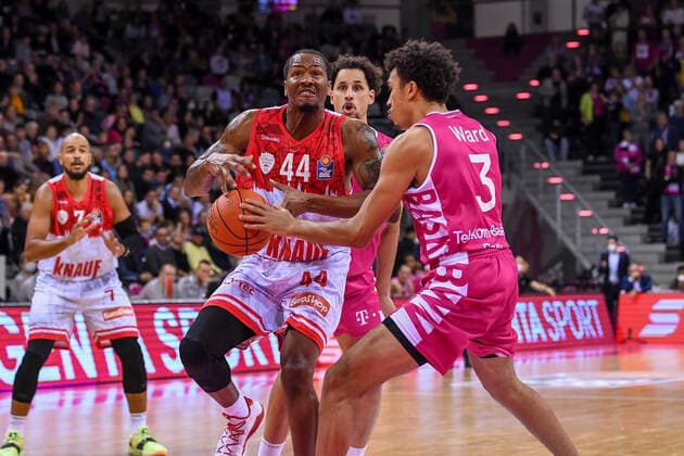 easyCredit BBL, Telekom Baskets Bonn vs s Oliver Würzburg, 06 11 2021 William Buford s Oliver Würzburg, 44 , Tyson Ward Telekom Baskets Bonn, 3 , easyCredit BBL, Telekom Baskets Bonn vs s Oliver Würzburg on 06 11 2021 at Telekom Dome Bonn, Bonn Nordrhein Westfalen Copyright: xBEAUTIFULxSPORTS Mueller-Laschetx