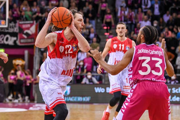easyCredit BBL, Telekom Baskets Bonn vs s Oliver Würzburg, 06 11 2021 Craig Moller s Oliver Würzburg, 22 , Parker Jackson Cartwright Telekom Baskets Bonn, 33 , easyCredit BBL, Telekom Baskets Bonn vs s Oliver Würzburg on 06 11 2021 at Telekom Dome Bonn, Bonn Nordrhein Westfalen Copyright: xBEAUTIFULxSPORTS Mueller-Laschetx