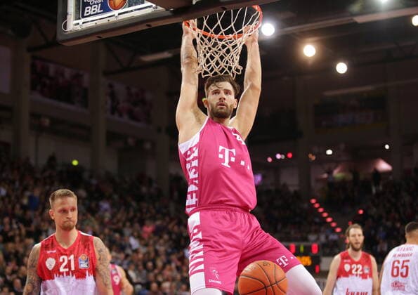 Leon Kratzer Telekom Baskets Bonn vs s Oliver Würzburg easyCredit BBL 1 Bundesliga , 2021 2022 season , Hauptrunde 7 Matchday