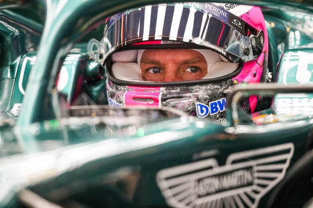 Sport Bilder des Tages VETTEL Sebastian (ger), Aston Martin F1 AMR21, portrait during the Formula 1 Gran Premio De La Ciudad De Mexico 2021, Mexico City Grand Prix, 18th round of the 2021 FIA Formula One World Championship, WM, Weltmeisterschaft from November 5 to 7, 2021 on the Autodromo Hermanos Rodriguez, in Mexico City, Mexico - F1 - MEXICO CITY GRAND PRIX 2021 DPPI Panoramic  20211106_GOODEN_FGO00614