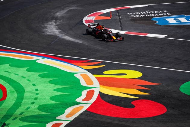 33 VERSTAPPEN Max (nld), Red Bull Racing Honda RB16B, action during the Formula 1 Gran Premio De La Ciudad De Mexico 2021, Mexico City Grand Prix, 18th round of the 2021 FIA Formula One World Championship, WM, Weltmeisterschaft from November 5 to 7, 2021 on the Autodromo Hermanos Rodriguez, in Mexico City, Mexico - F1 - MEXICO CITY GRAND PRIX 2021 DPPI Panoramic  20211106_GOODEN_FG0D0589