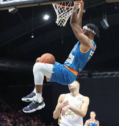 Dunking Jaron Blossomgame ratiopharm Ulm