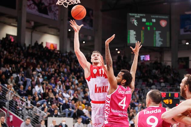 GER, Bonn, Telekom Dome, 06 11 2021, emspor, emonline, despor, deonline, Telekom Baskets Bonn vs s Oliver Wuerzburg, easyCredit BBL, Matchday 7 Picture v l Tomasz Gielo s Oliver Wuerzburg vs Justin Gorham Telekom Baskets Bonn Copyright: HMBxMedia JulienxBecker