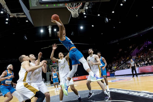 Basketball Loewen Braunschweig ratiopharm ulm Karim Jallow No 35 Ratiopharm Ulm Basketball Loewen Braunschweig ratiopharm ulm, basketball, BBL, season 2021 2022, 6 11 2021 Braunschweig. Copyright: xHelbigx xEibner-Pressefotox EP_helbig