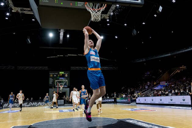 Basketball Loewen Braunschweig ratiopharm ulm Jaron Blossomgame Nr 4 Ratiopharm Ulm Basketball Loewen Braunschweig ratiopharm ulm, basketball, BBL, season 2021 2022, 6 11 2021 Braunschweig. Copyright: xHelbigx xEibner-Pressefotox EP_helbig