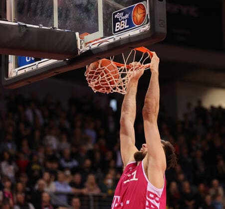 Bonn, Germany, 06 11 2021, Telekom Dome, Basketball, BBL, Telekom Baskets Bonn vs S Oliver Wuerzburg Leon Kratzer Bonn