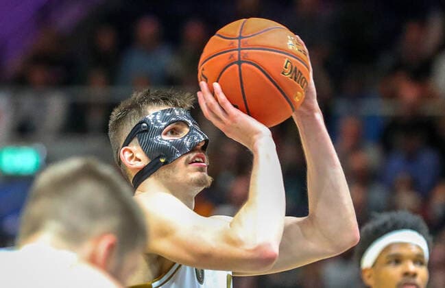 Löwen Braunschweig vs Ulm, BBL Braunschweig, 06 11 2021, BASKETBALL easyCredit BBL Basketball Bundesliga, Löwen Braunschweig vs Ratiopharm Ulm, 2021 season 22 Robin Amaize Löwen Braunschweig Braunschweig.