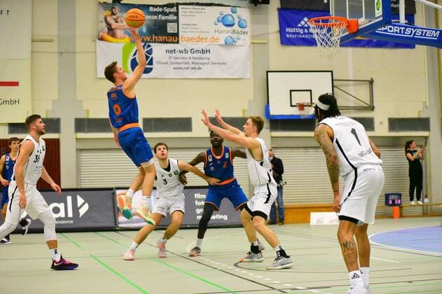 center, Marius Stoll Orange Academy 9 GER, Basketball Barmer 2 Bundesliga Pro B, White Wings Hanau vs Orange Academy Ulm 06 11 2021 Hanau Copyright: xEibnerxPressefotox xRalphxLehmbergx xLEHx