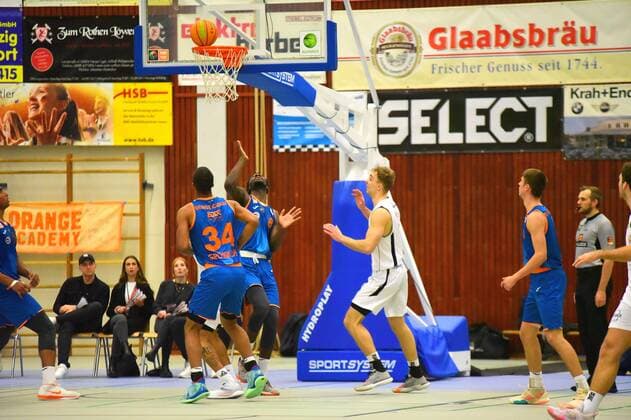 v l , Nat Sidi Diallo Orange Academy 8 , Victor Demetrio White Wings Hanau 21 GER, Basketball Barmer 2 Bundesliga Pro B, White Wings Hanau against Orange Academy Ulm 06 11 2021 Hanau Copyright: xEibnerxPressefotox xRalphxLehmbergx xLEHx