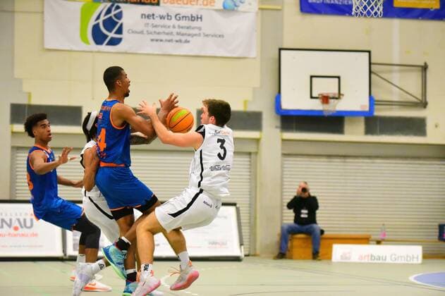v l , Latrell Jamal Grosskopf Orange Academy 34 , Philip Hecker White Wings Hanau 3 GER, Basketball Barmer 2 Bundesliga Pro B, White Wings Hanau vs Orange Academy Ulm 06 11 2021 Hanau Copyright: xEibnerxPressefotox xRalphxLehmbergx xLEHx