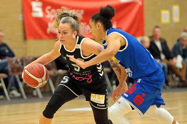 06 11 2021, xovx, Basketball Damen Bundesliga DBBL, BC pharmaserv Marburg Rheinland Lions v l Joyce Cousseins Smith Rheinland Lions , Rachel Arthur BC pharmaserv Marburg Marburg Georg Gaßmann Halle Hessen Germany DE