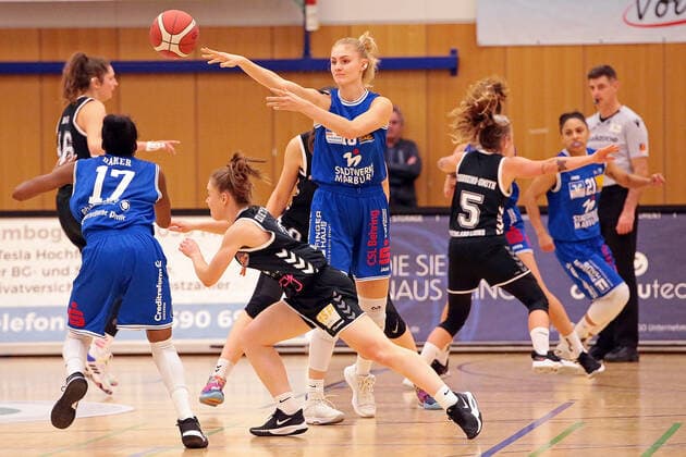 06 11 2021, xovx, Basketball Damen Bundesliga DBBL, BC pharmaserv Marburg Rheinland Lions v l Romy Bär Rheinland Lions , Tonisha Baker BC pharmaserv Marburg , Jienke de Leyn Rheinland Lions , Birte Thimm Rheinland Lions , Hanna Crymble BC pharmaserv Marburg , Joyce Cousseins Smith Rheinland Lions , Rachel Arthur BC pharmaserv Marburg Marburg Georg Gaßmann Halle Hessen Deutschland DE