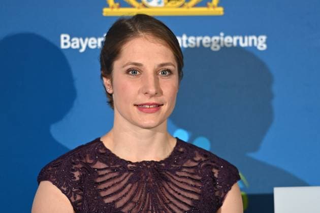 Tina HERMANN Skeleton , single image,cropped single image,portrait,portrait, Bavarian Sports Award 2021 in the BMW World, Red Carpet,Red Carpet on 06 11 2021